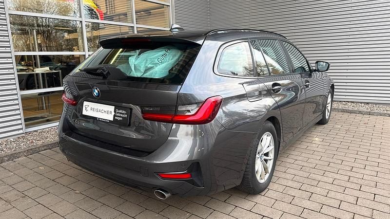 Gebraucht BMW 318 Sport Line 150 PS (110 kW) 2021 Mineralgrau metallic Kombi