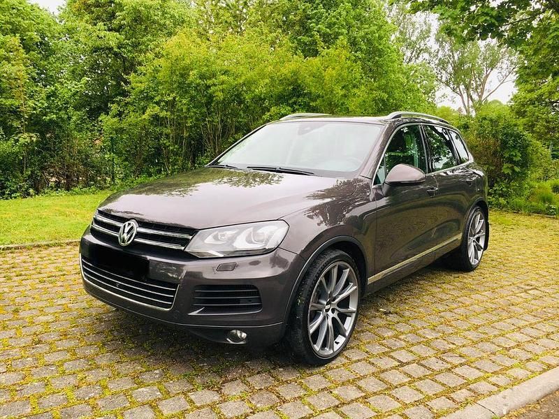 Grau Gebraucht 2010 VW Touareg Exclusive SUV | 13.999 € (Etwas zu teuer) - Bild 1/4
