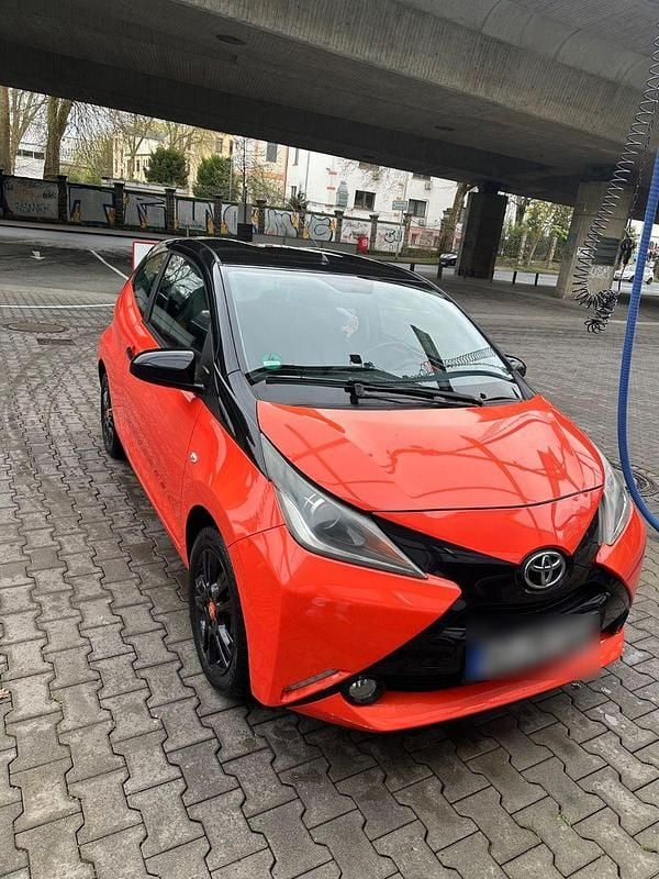 Gebraucht Toyota Aygo X-cite 69 PS (50 kW) 2014 Orange Kleinwagen