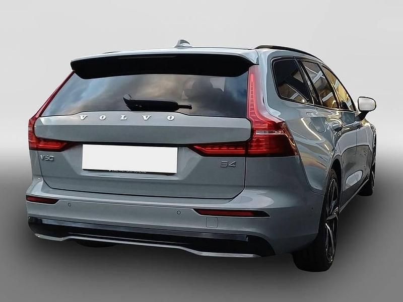 Gebraucht Volvo V60 Plus 197 PS (144 kW) 2025 Grau Kombi