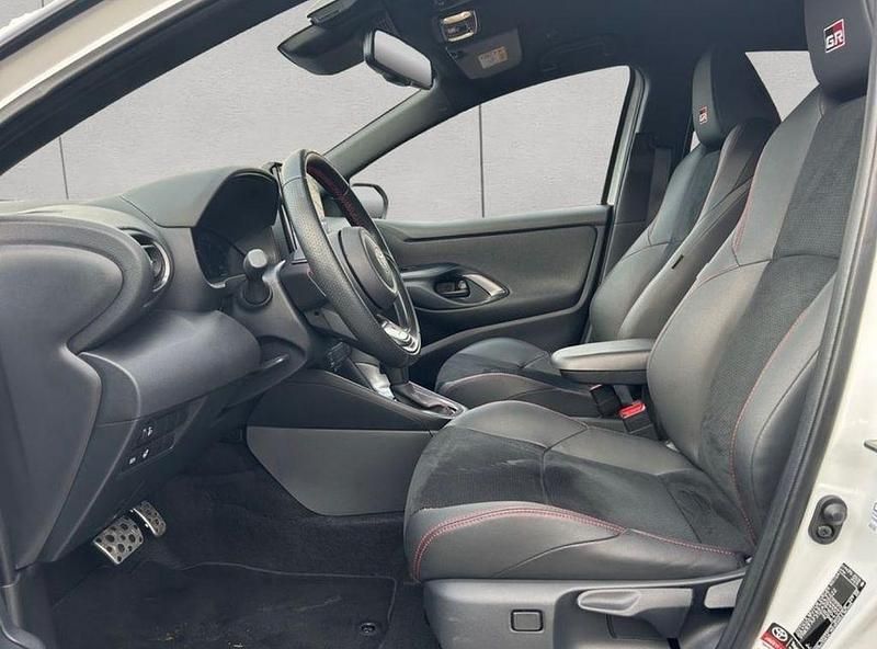 Gebraucht Toyota Yaris Sport 131 PS (96 kW) 2024 Weiß Kleinwagen