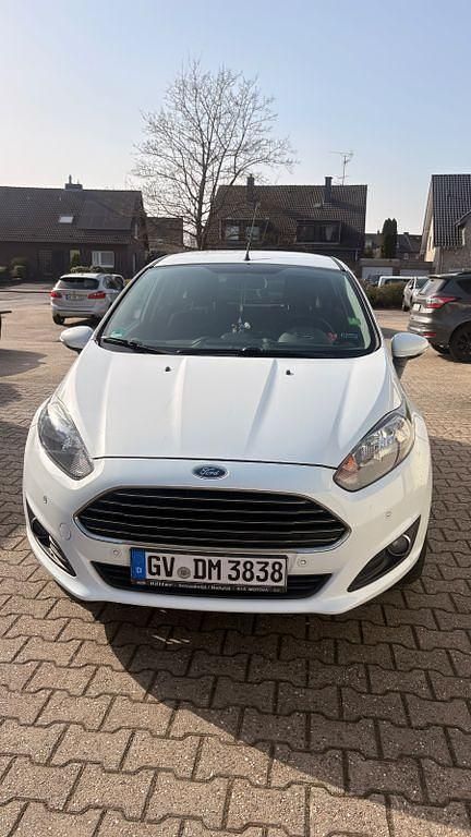 Gebraucht Ford Fiesta SYNC Edition 80 PS (58 kW) 2013 Weiß Kleinwagen