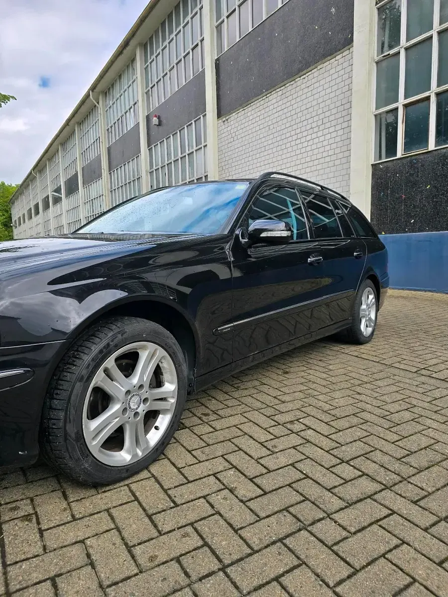 Gebraucht Mercedes E320 Avantgarde 224 PS (164 kW) 2007 Schwarz Kombi