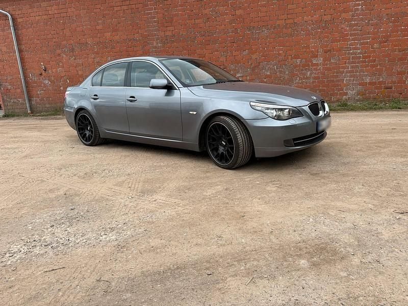 Second-hand BMW 525 220 CP (161 kW) 2008 Argintiu Berlinǎ