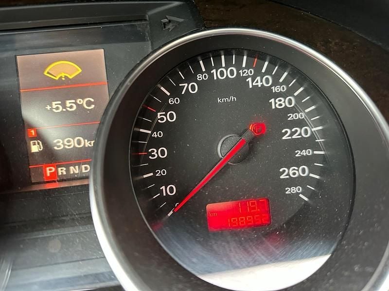 Gebraucht Audi A8 233 PS (171 kW) 2006 Grau Limousine