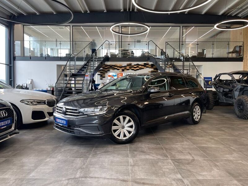 Grau Gebraucht 2021 VW Passat Kombi | 14.299 € (Superpreis) - Bild 1/4