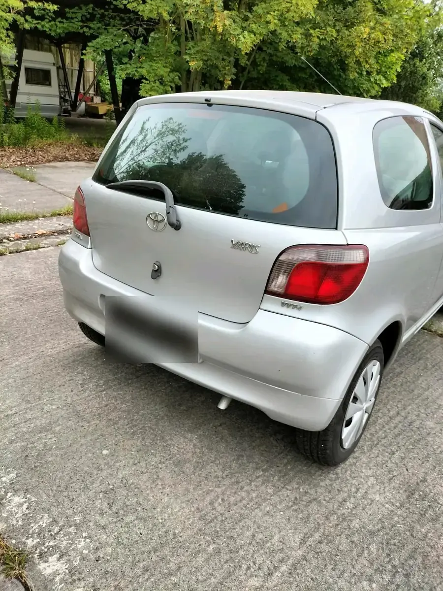 Gebraucht Toyota Yaris 67 PS (49 kW) 2002 Silber Kleinwagen