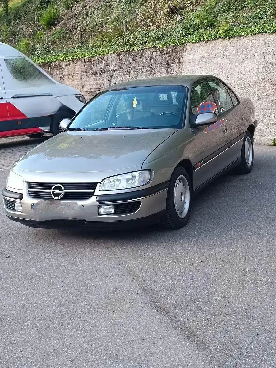 Gebraucht Opel Omega 116 PS (85 kW) 1995 Grau Limousine