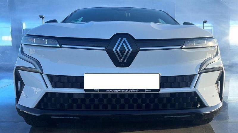 Gebraucht Renault Megane E-Tech Techno 160 kW (218 PS) 2022 Weiß Limousine