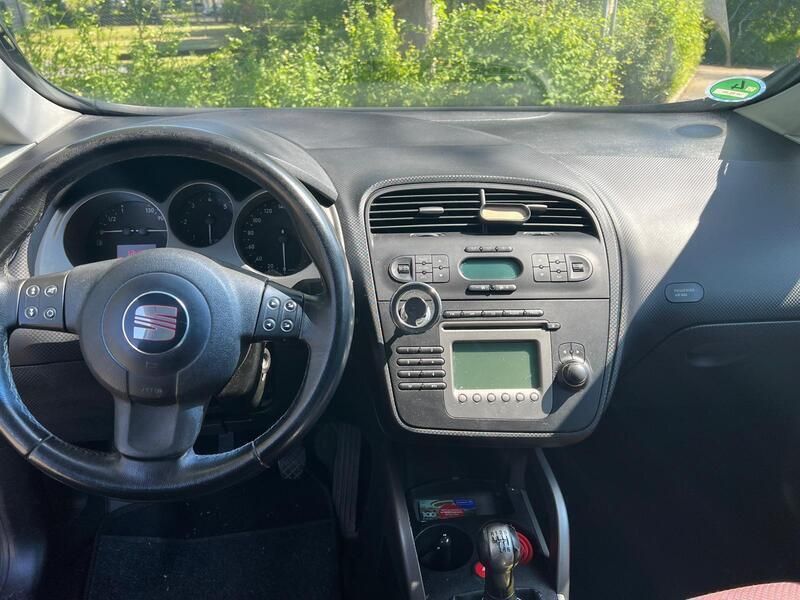 Grau Gebraucht 2005 Seat Altea Van / Kleinbus | 1.350 € (Guter Preis) - Bild 1/4