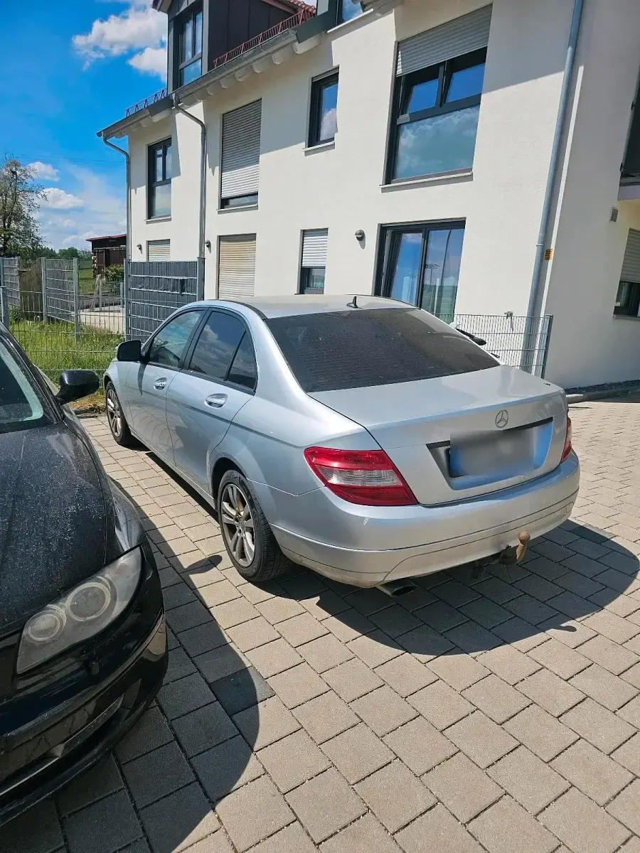 Second-hand Mercedes C220 170 CP (125 kW) 2008 Argintiu Berlinǎ