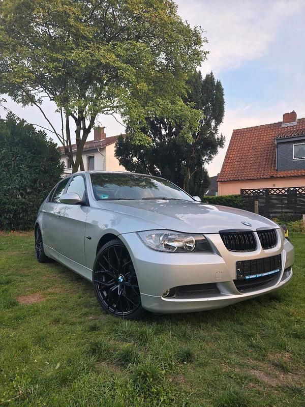Silber Gebraucht 2008 BMW 320 Limousine | 5.500 € (Fairer Preis) - Bild 1/4