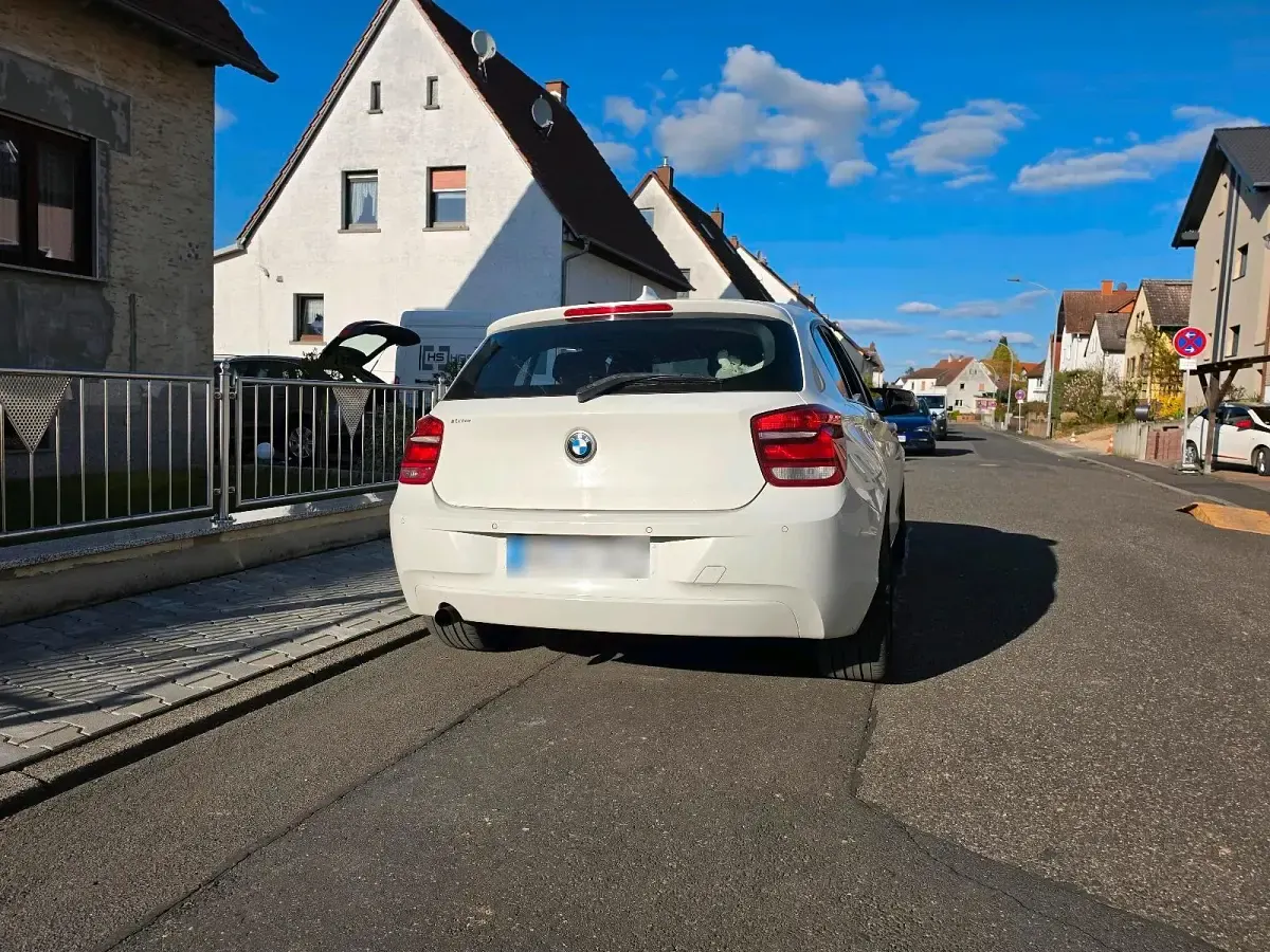 Gebraucht BMW 114 109 PS (80 kW) 2012 Weiß Kleinwagen