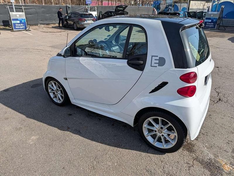 Gebraucht Smart ForTwo Coupé 55 kW (75 PS) 2013 Weiß Coupé