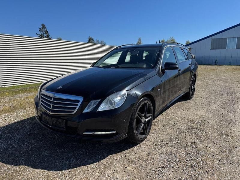 Usata Mercedes E220 170 CV (125 kW) 2011 Nero Berlina