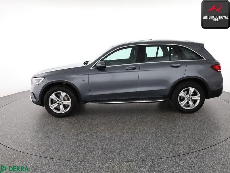 Gebraucht Mercedes GLC300e 320 PS (235 kW) 2020 Selenitgrau SUV