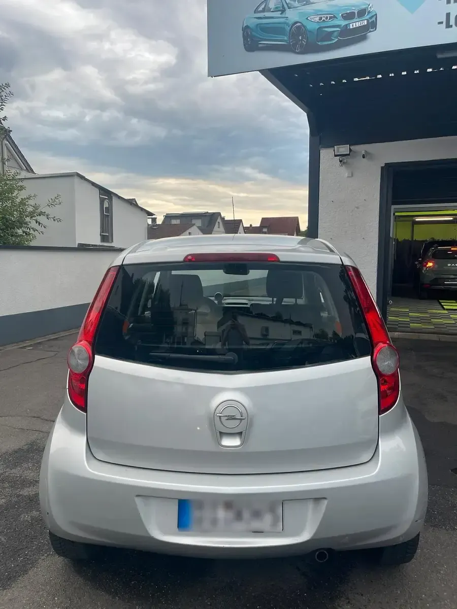 Gebraucht Opel Agila 69 PS (50 kW) 2009 Silber Kleinwagen