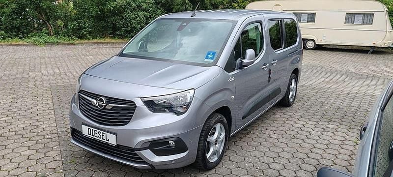 Grau Gebraucht 2019 Opel Combo Life Edition Van / Kleinbus | 16.490 € (Guter Preis) - Bild 1/4
