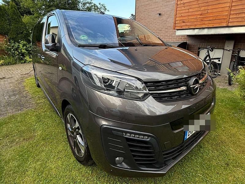 Grau Gebraucht 2021 Opel Zafira Life Elegance Van | 30.200 € (Guter Preis) - Bild 1/4