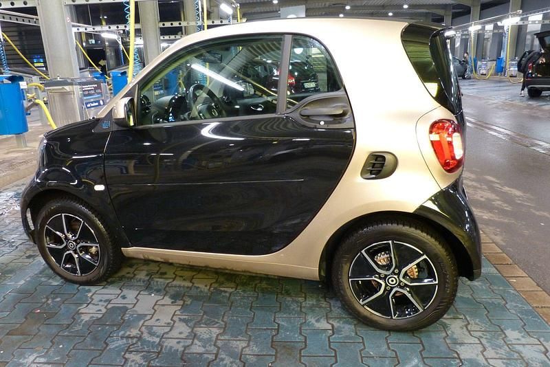 Gebraucht Smart ForTwo Coupé 60 kW (82 PS) 2022 Gold Coupé