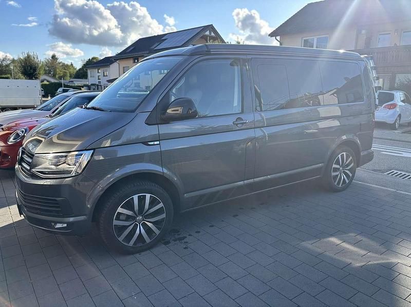 Grau Gebraucht 2018 VW T6 California Van | 38.900 € (Teuer) - Bild 1/4
