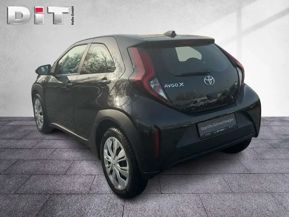 Gebraucht Toyota Aygo Edition 72 PS (52 kW) 2024 Mysticschwarz mica (metallic) Kleinwagen