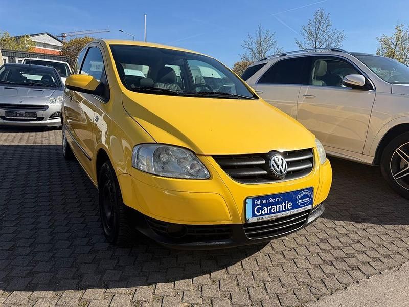 Gebraucht VW Fox Basis 75 PS (55 kW) 2005 Gelb Kleinwagen