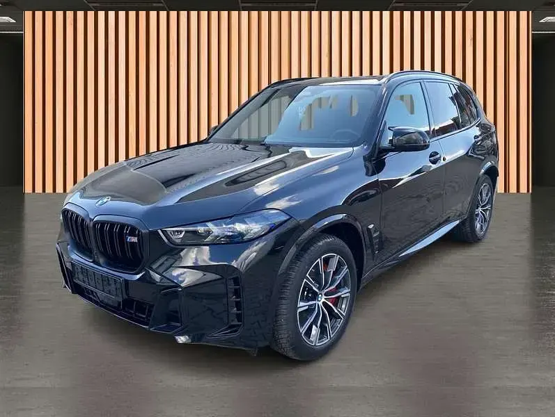 Gebraucht BMW X5 M M Sport 530 PS (389 kW) 2024 Black sapphire metallic SUV