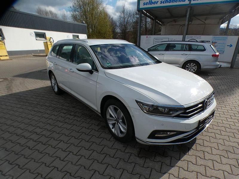 Gebraucht VW Passat Elegance 200 PS (147 kW) 2021 Weiß Kombi