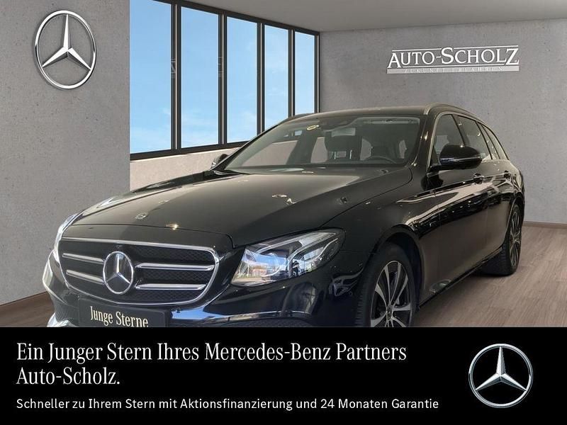 Schwarz Gebraucht 2020 Mercedes E300 Avantgarde Limousine | 27.981 € (Fairer Preis) - Bild 1/4