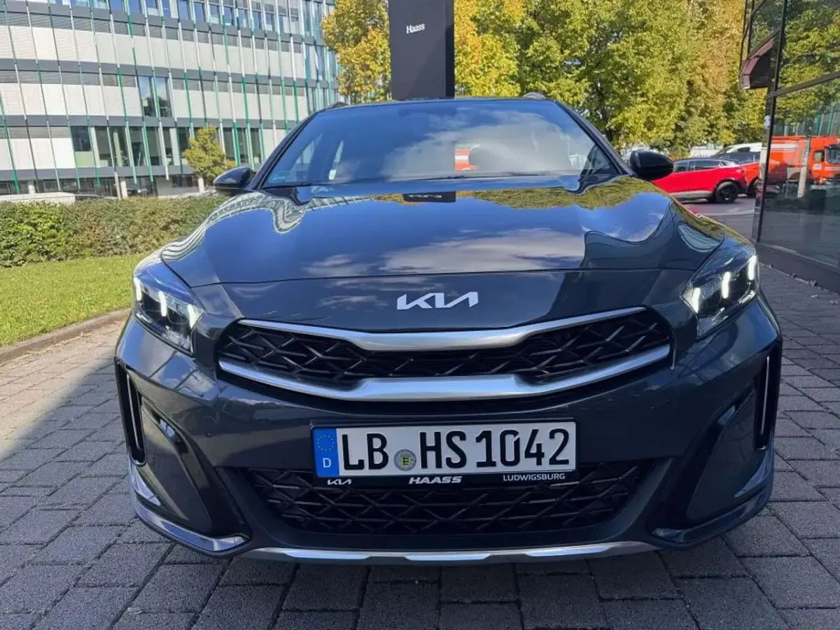 Używany Kia XCeed Vision 99 KM (72 kW) 2025 Szary SUV
