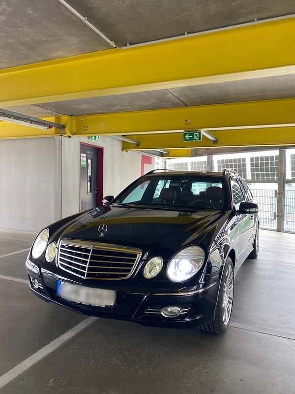 Gebraucht Mercedes E220 170 PS (125 kW) 2008 Schwarz Kombi