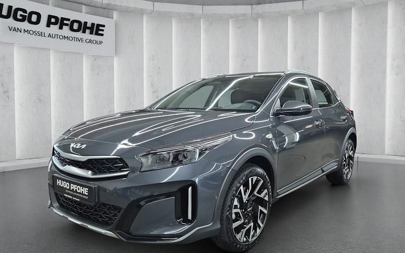 Neu Kia XCeed Vision 100 PS (73 kW) 2025 Silber SUV