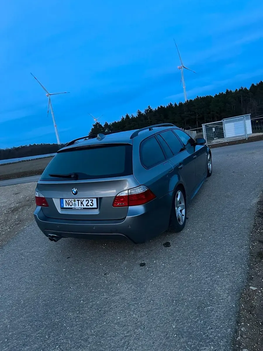Gebraucht BMW 530 M Sport 235 PS (172 kW) 2007 Grau Kombi