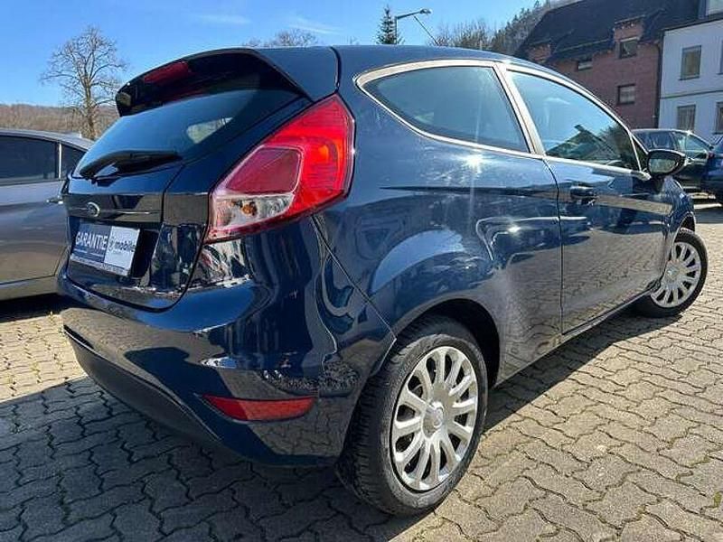Gebraucht Ford Fiesta 60 PS (44 kW) 2014 Blazerblau Kleinwagen
