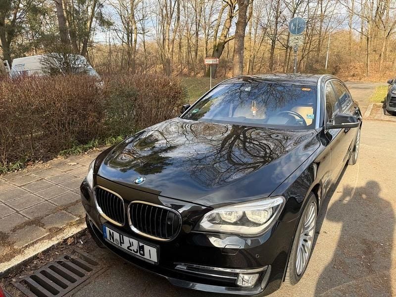 Gebraucht BMW 750L 449 PS (330 kW) 2014 Schwarz Limousine