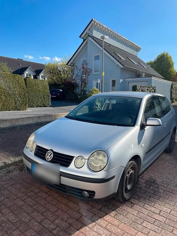 Used VW Polo 75 HP (55 kW) 2003 Silver Hatchback