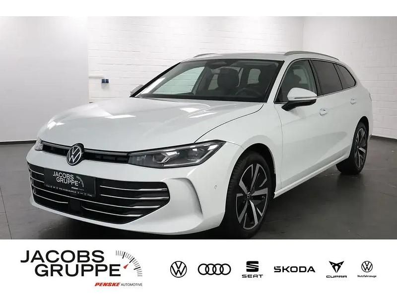 Weiß Gebraucht 2025 VW Passat Business Kombi | 34.879 € (Fairer Preis) - Bild 1/4