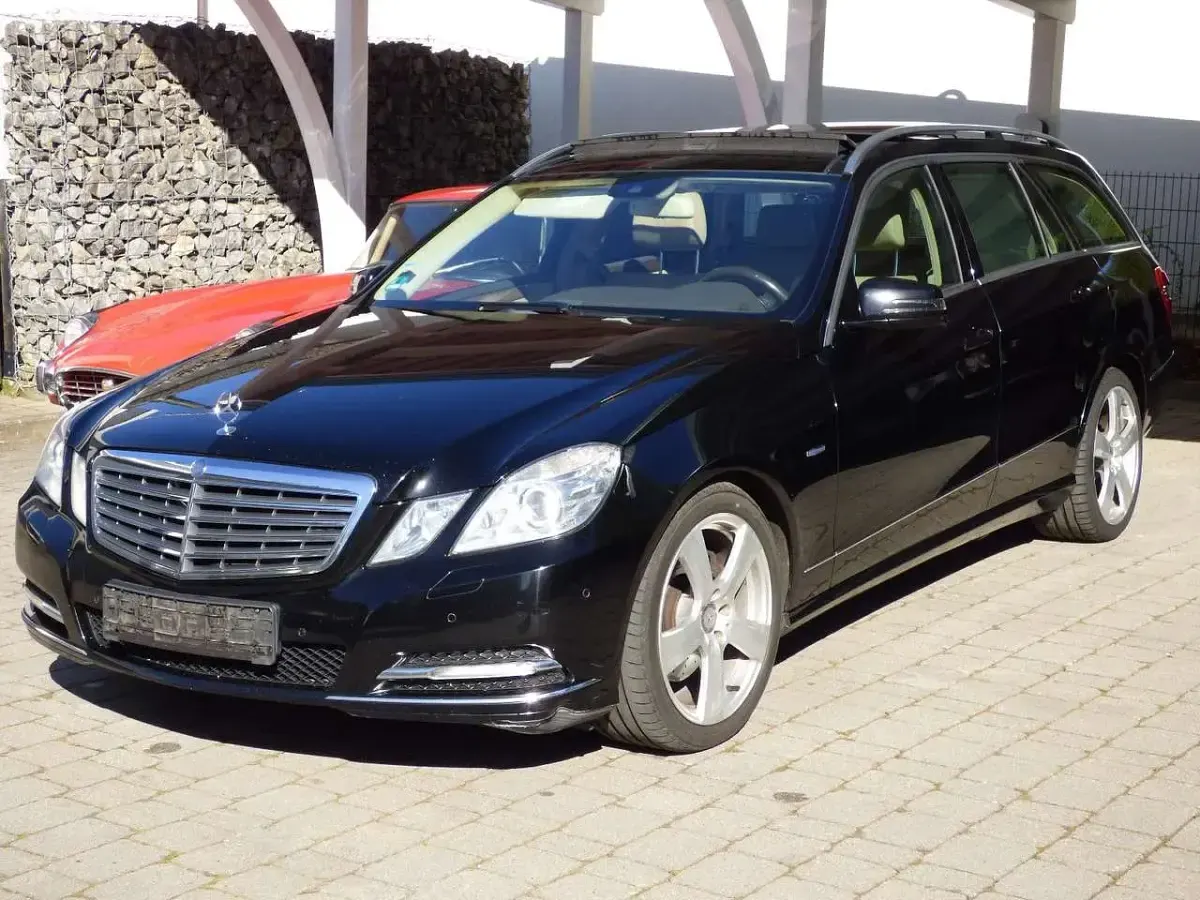 Gebraucht Mercedes E350 Sport 265 PS (194 kW) 2011 Schwarz  unilack Kombi