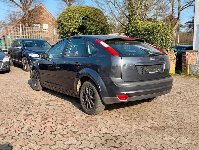 Gebraucht Ford Focus 101 PS (74 kW) 2007 Grau Limousine
