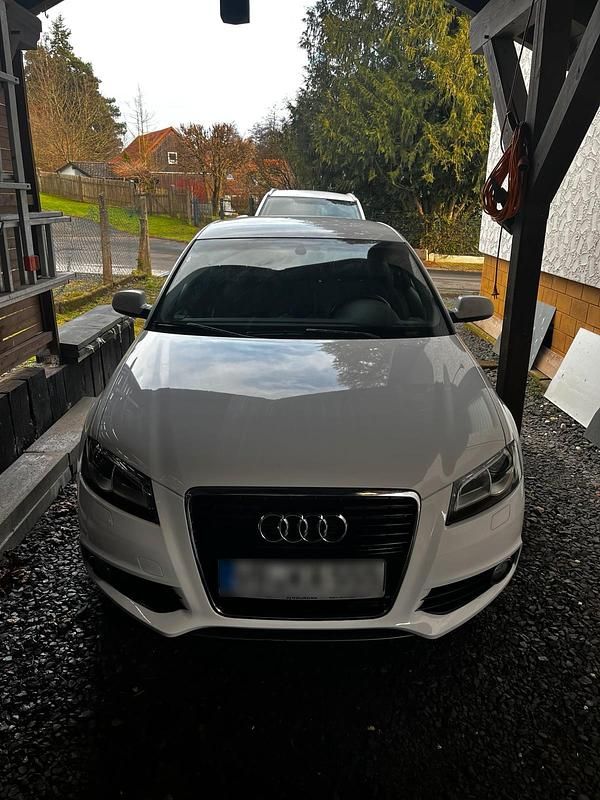 Gebraucht Audi A3 S-Line 160 PS (117 kW) 2010 Weiß Kleinwagen