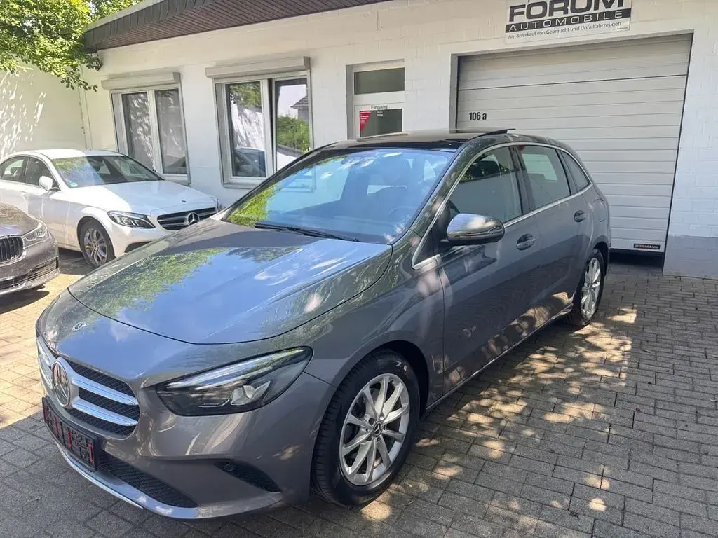 Gebraucht Mercedes B200 Progressive 163 PS (119 kW) 2019 Grau Kleinwagen