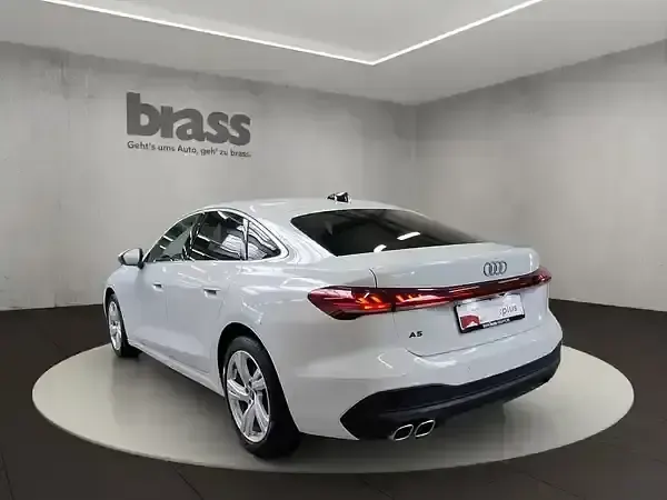 Gebraucht Audi A5 Basis 204 PS (150 kW) 2025 Gletscherweiß metallic Limousine