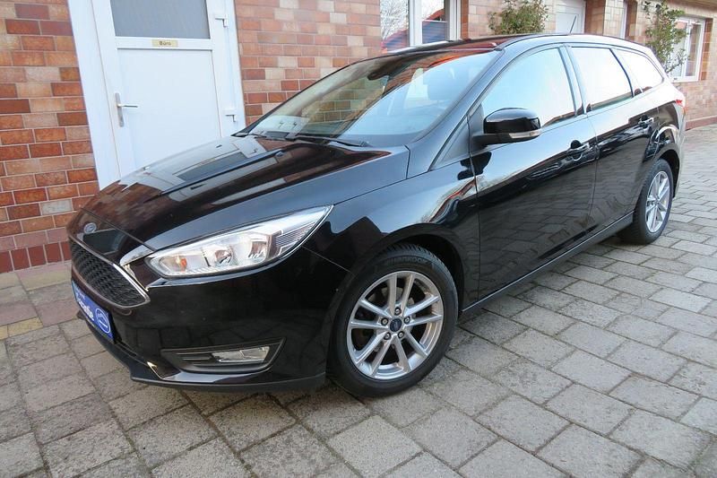 Gebraucht Ford Focus Business Edition 125 PS (91 kW) 2016 Schwarz Kombi