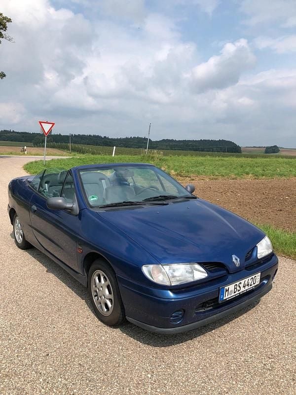 Blau Gebraucht 1996 Renault Mégane Cabriolet Cabrio | 1.299 € (Fairer Preis) - Bild 1/4