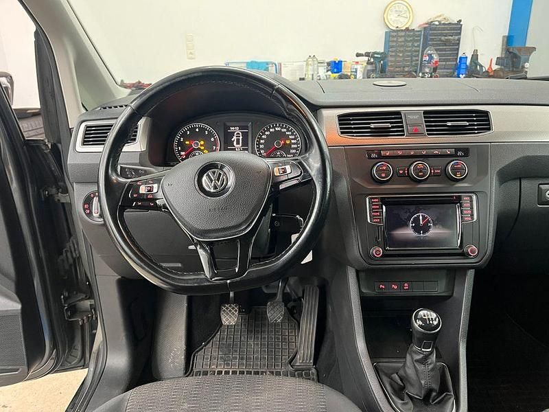 Gebraucht VW Caddy Comfortline 125 PS (91 kW) 2016 Indiumgrau metallic Van / Kleinbus