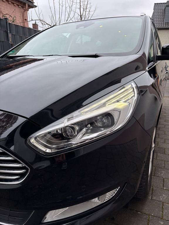 Schwarz Gebraucht 2015 Ford Galaxy Business Edition Van / Kleinbus | 11.250 € (Fairer Preis) - Bild 1/4