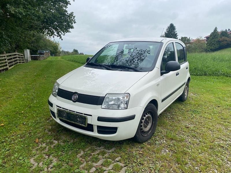 Weiß Gebraucht 2012 Fiat Panda Kleinwagen | 600 € - Bild 1/4