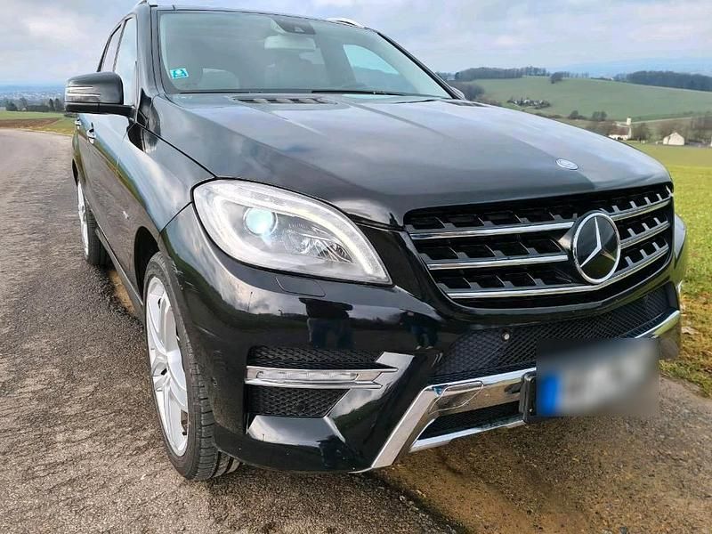 Gebraucht Mercedes ML350 AMG 258 PS (189 kW) 2012 Schwarz SUV