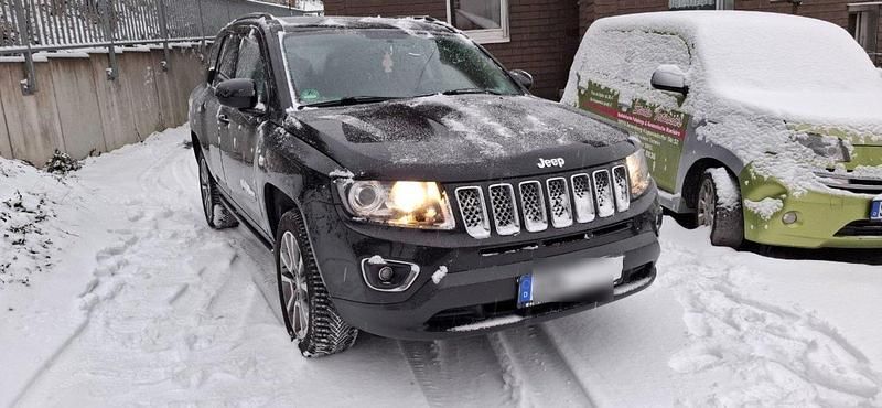 Gebraucht Jeep Compass 163 PS (119 kW) 2013 Schwarz SUV
